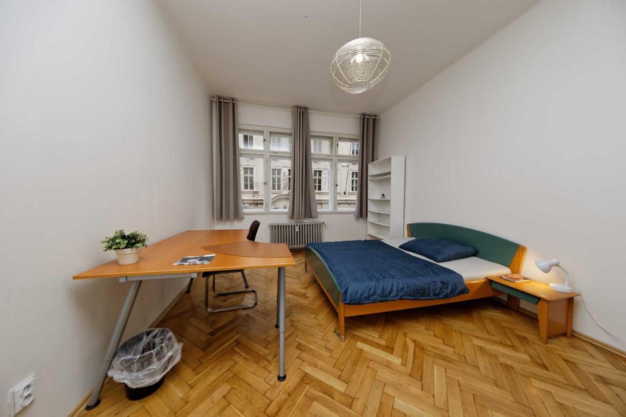 Apartments Vorsilska Прага Экстерьер фото