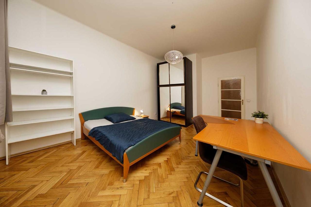 Apartments Vorsilska Прага Экстерьер фото